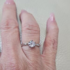 Elegant 925 Silver Solitaire Ring